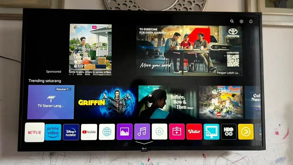 Di jual LG smart tv model 50UM7300PTA