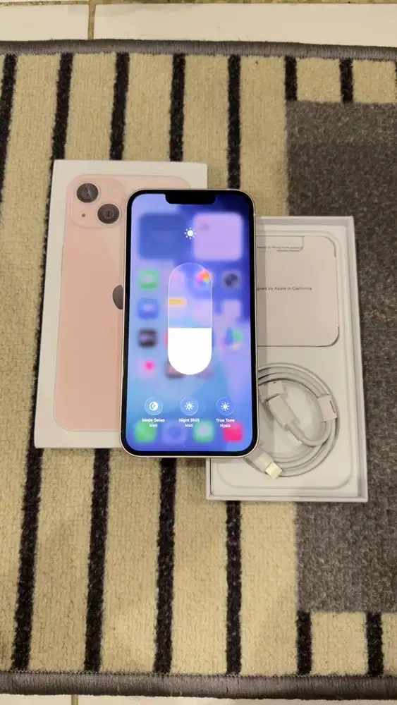 Iphone 13 Pink 256GB mulus Lengkap Simlock Wifi Only