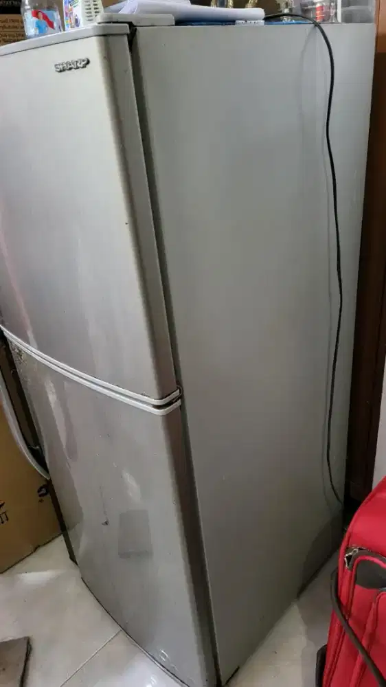 Kulkas 2 pintu merk sharp normal