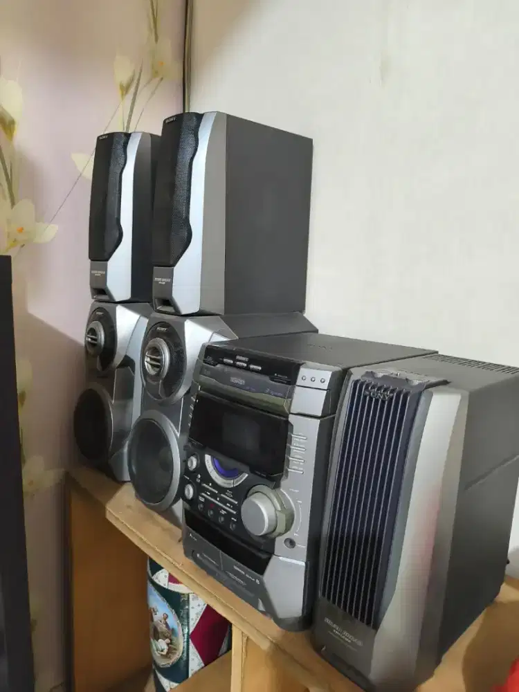 RADIO TAPE MERK SONY