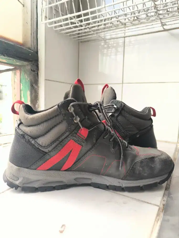 Sepatu Geox Respira Anti Air Waterproof