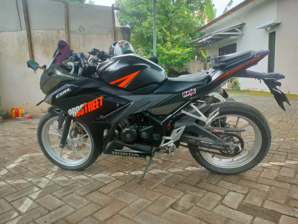 CBR 150 R 2019 Warna Hitam