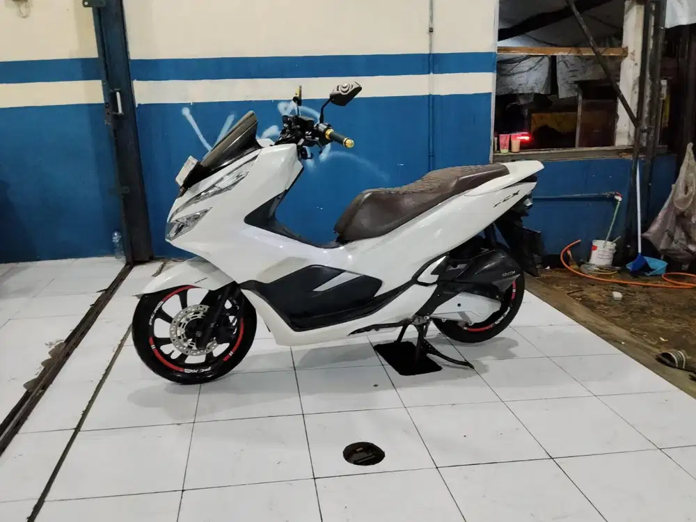 DIJUAL HONDA PCX 2018 SUPER MULUS