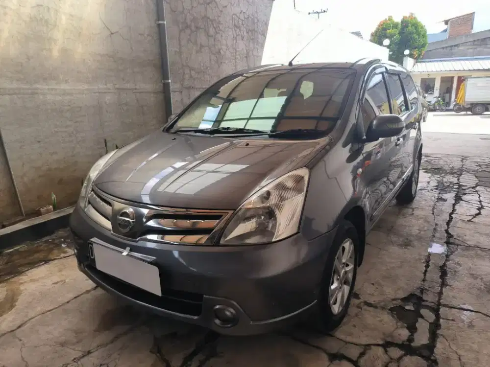 Nissan Grand Livina XV Ultimate AT