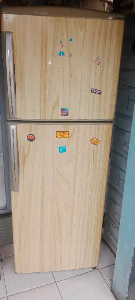 Kulkas 2pintu merk sanyo