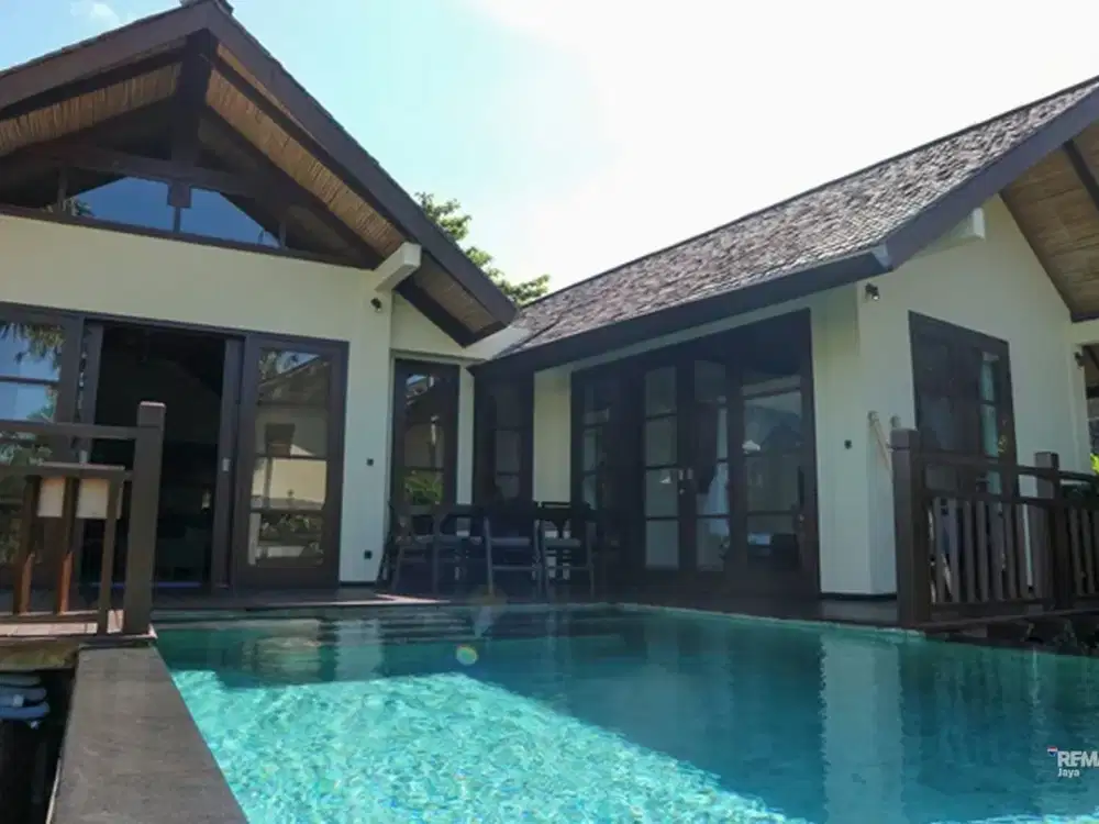 Villa desain elegan for sale in Pandawa.