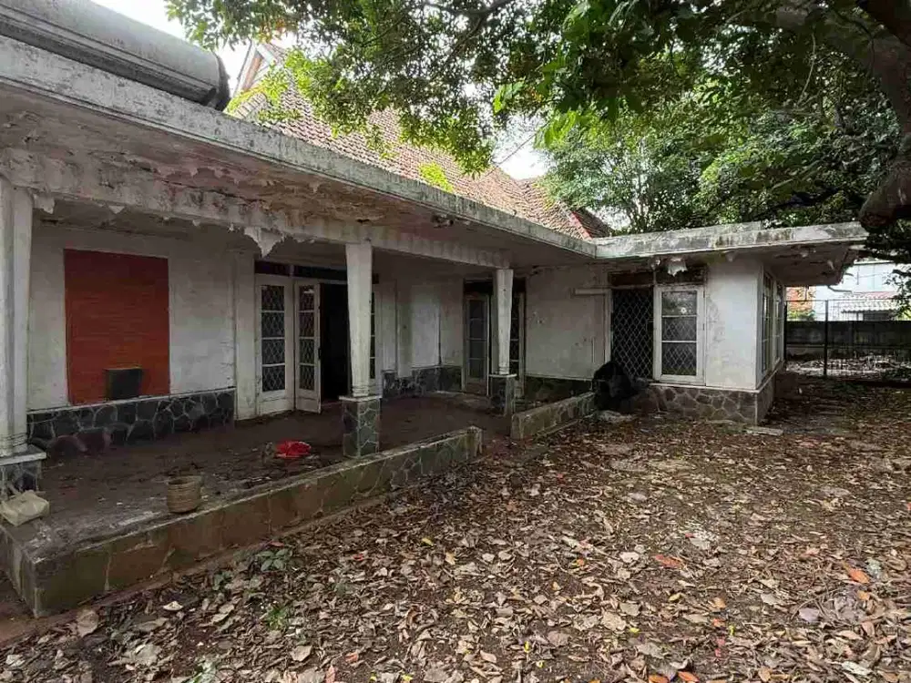 FOR SALE SELONG RUMAH LAMA TIDAK LAYAK HITUNG TANAH KEBAYORAN BARU AREA SENOPATI BENTUK TANAH KOTAK HADAP SELATAN