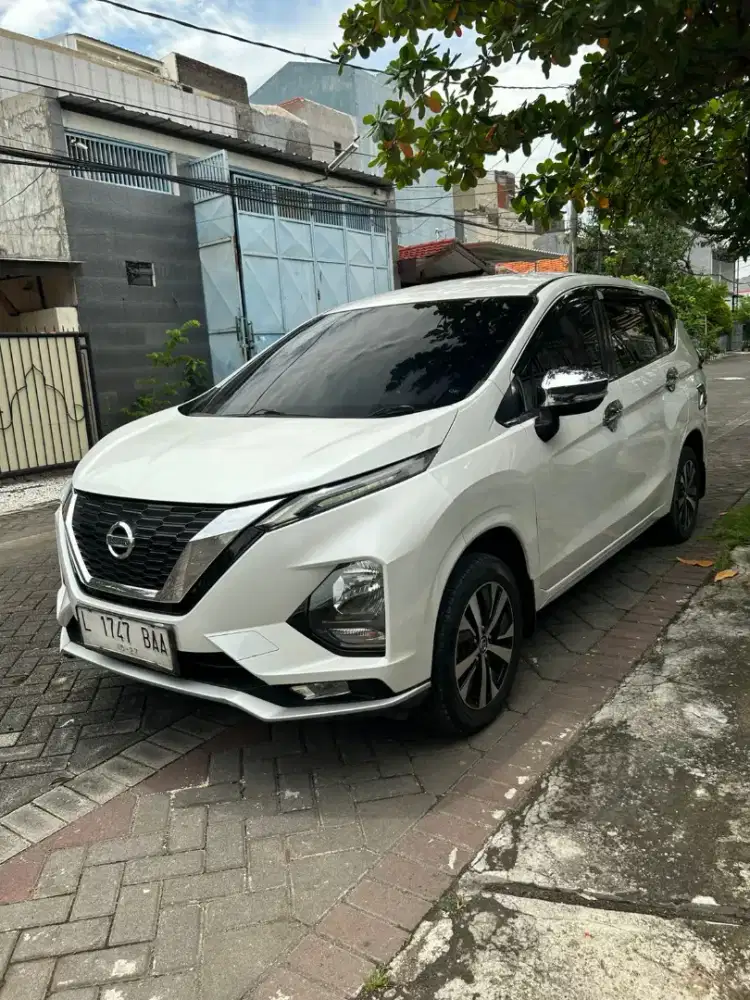 Nissan Livina VL 1.5 at 2019 putih Kredit OK