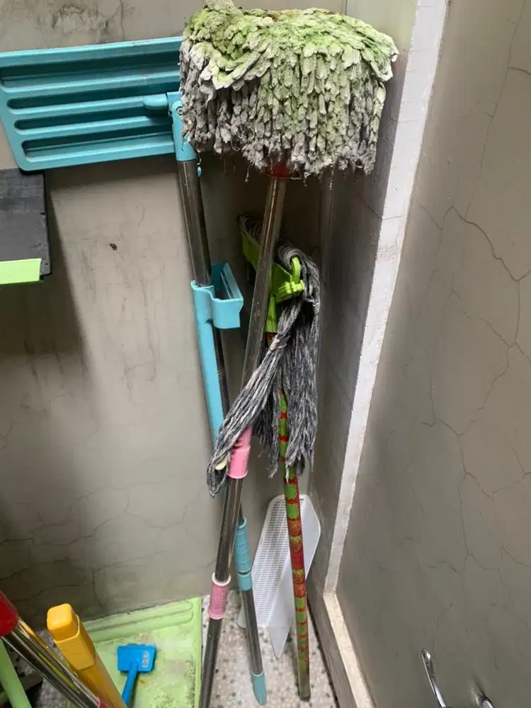 alat pel dan serokan bekas