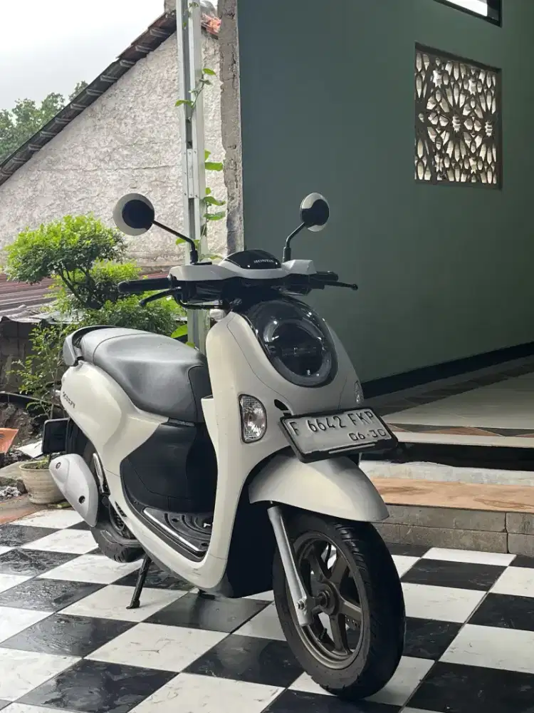 Scoopy Prestige 2025 keyless