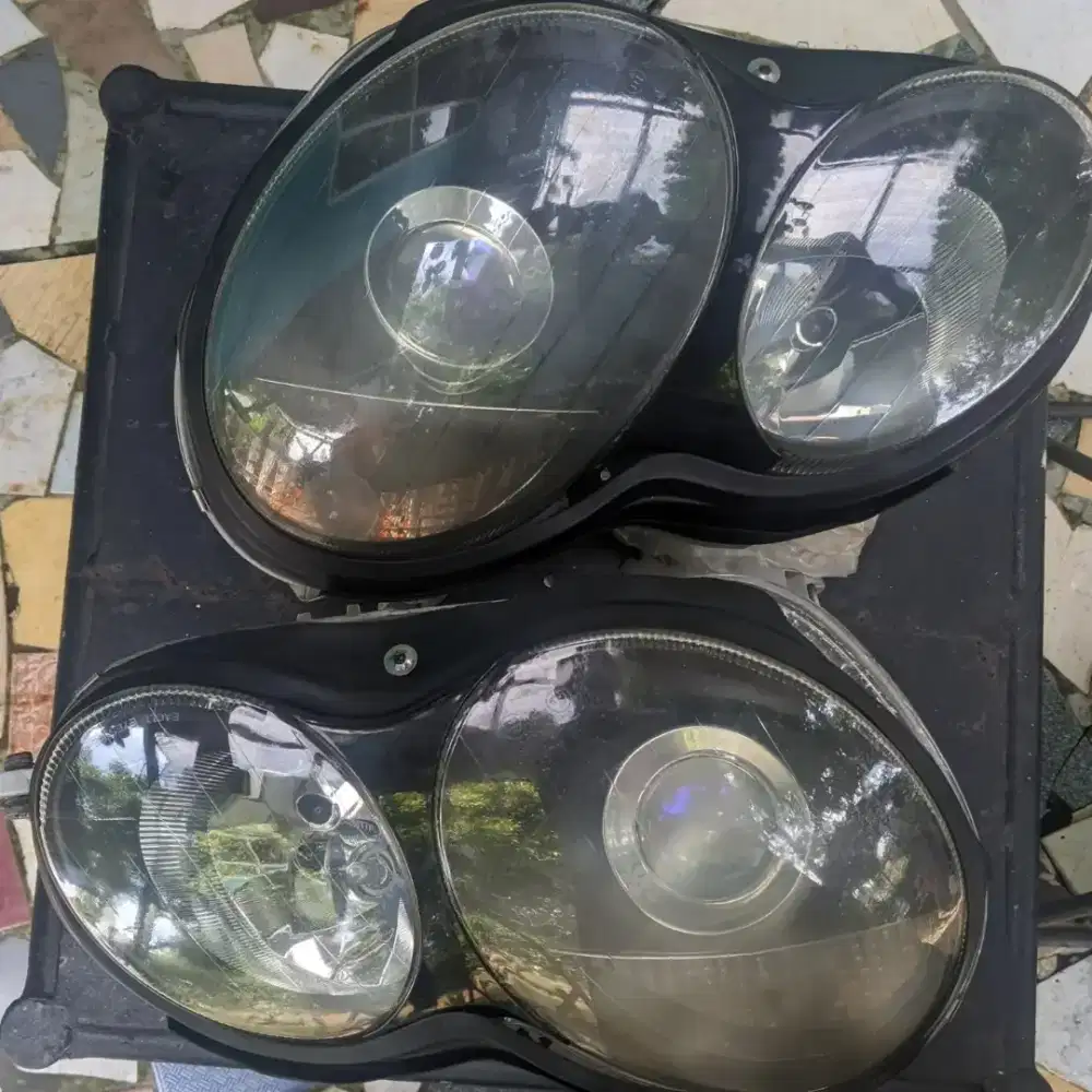 LAMPU MERCY PEANUT C 200