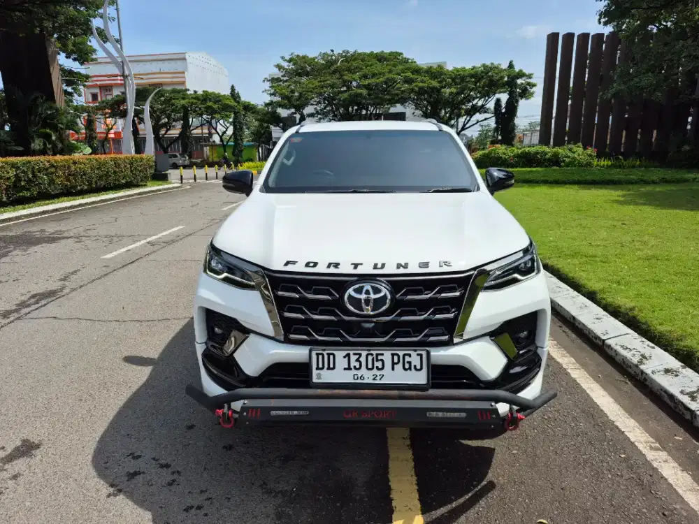 Toyota Fortuner SRZ 2.7 GR Sport AT