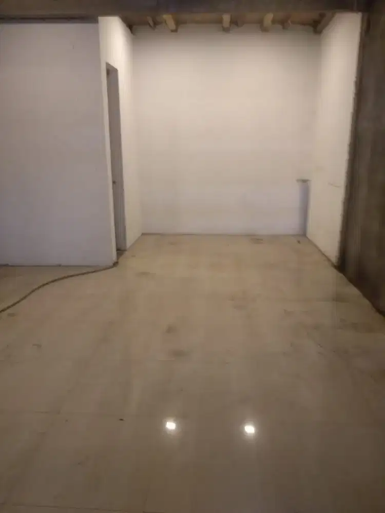 JUAL RUGI RUMAH 2 LANTAI DALAM GANG TENGAH KOTA GARUT