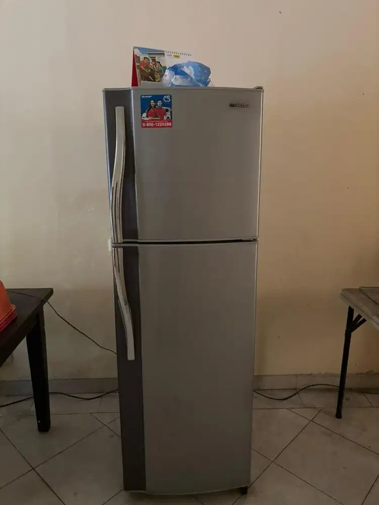 Dijual kulkas masih layak pakai cuma obat di dalam kulkas sudah habis