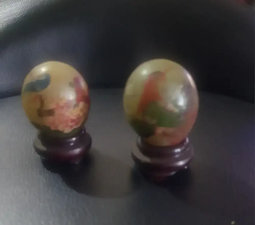 Batu telur alam pajangan import hongkong (batu keberuntungan)