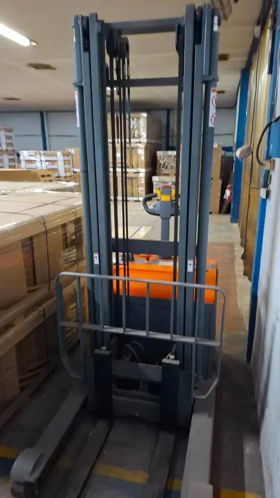 SHIGEMITSU Electric Reach Truck 1.5 Ton 3.5M - Forklift Gudang