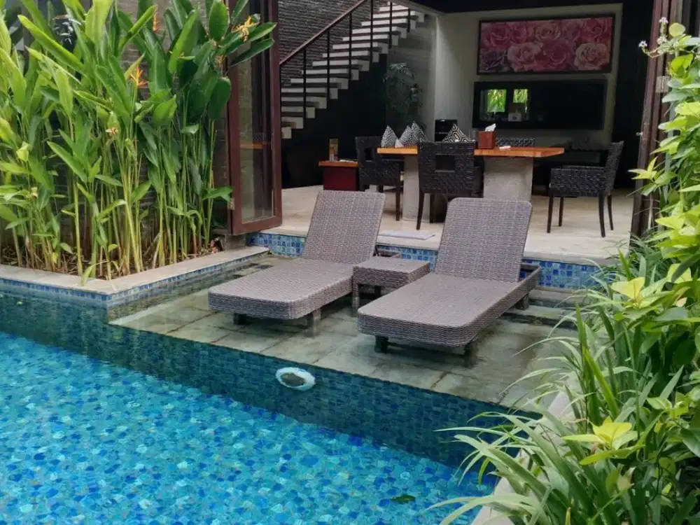 Residensi Tropis Megah Beberapa Langkah dari Pantai Seminyak