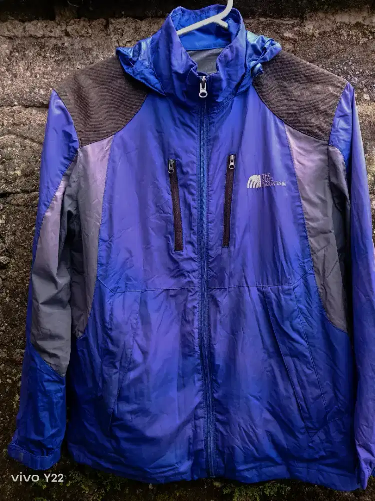 Jaket Gunung THE PLUS MOUNTAIN