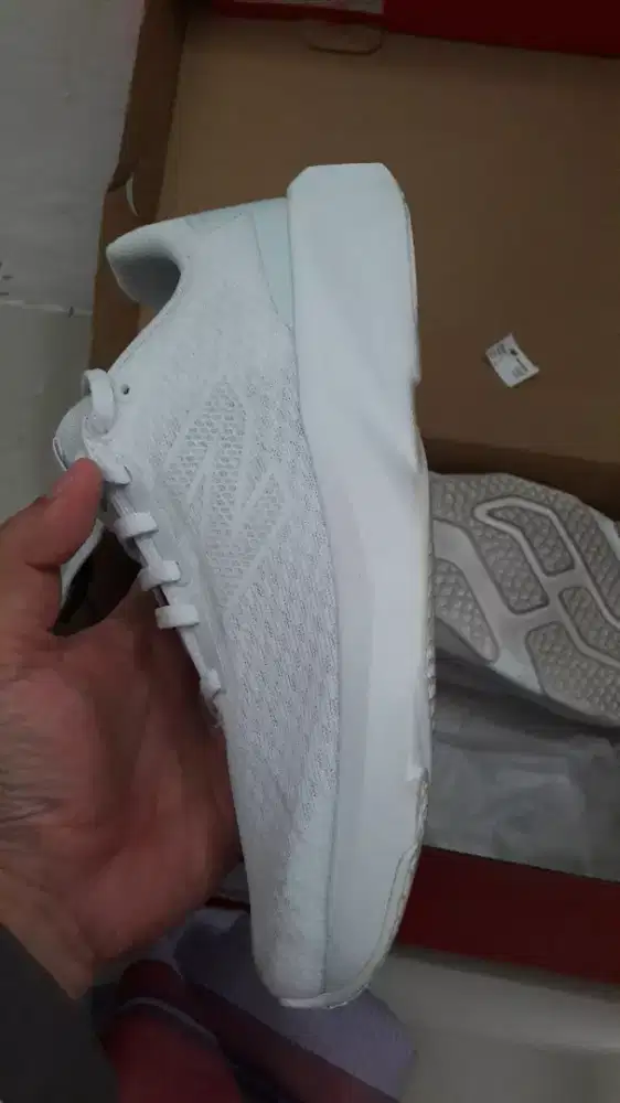 SEPATU RUNNING NEW BALANCE WOMEN