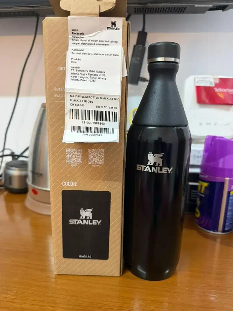 Stanley Slim Bottle 20 OZ black Like New