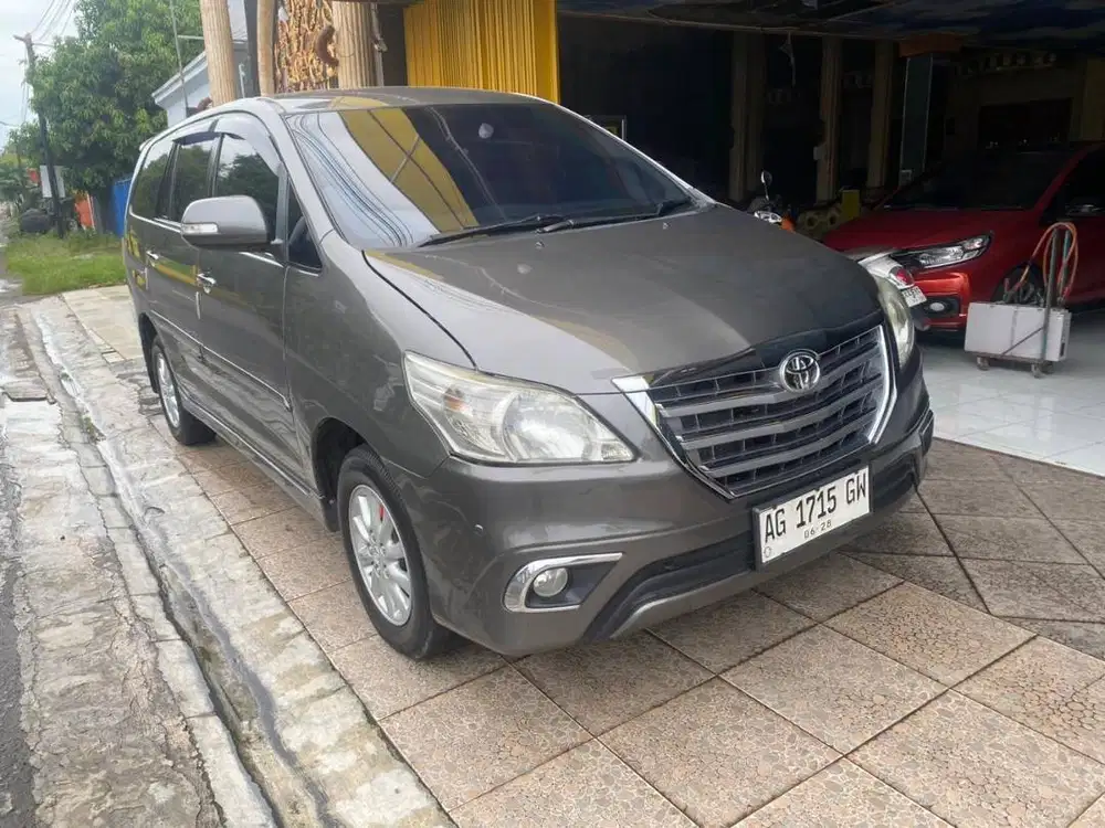 2014 Toyota kijang Innova 2.0 V plat AG edi mobil bekas sekooto kediri