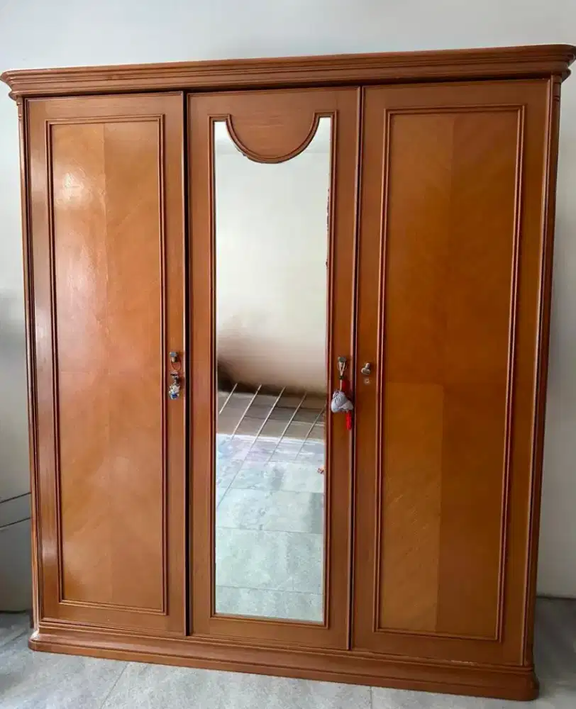 Lemari kayu jati 3 pintu