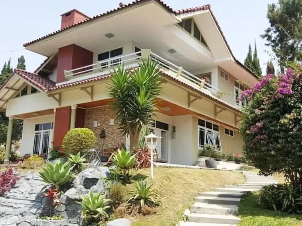 Villa Terawat Di Komplek Villa Lembang Asri