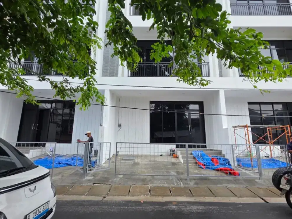 Ruko 3 Unit Baru Premium  Taman Ratu Cocok Untuk Usaha