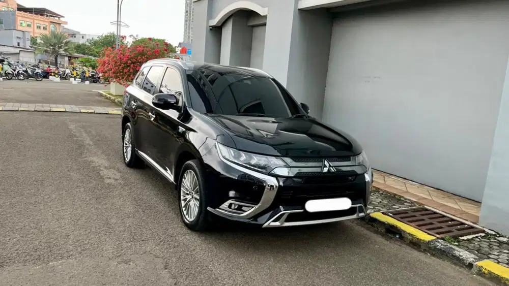 Km46rb mitsubishi outlander phev hybrid 4x4 awd 2019 hitam