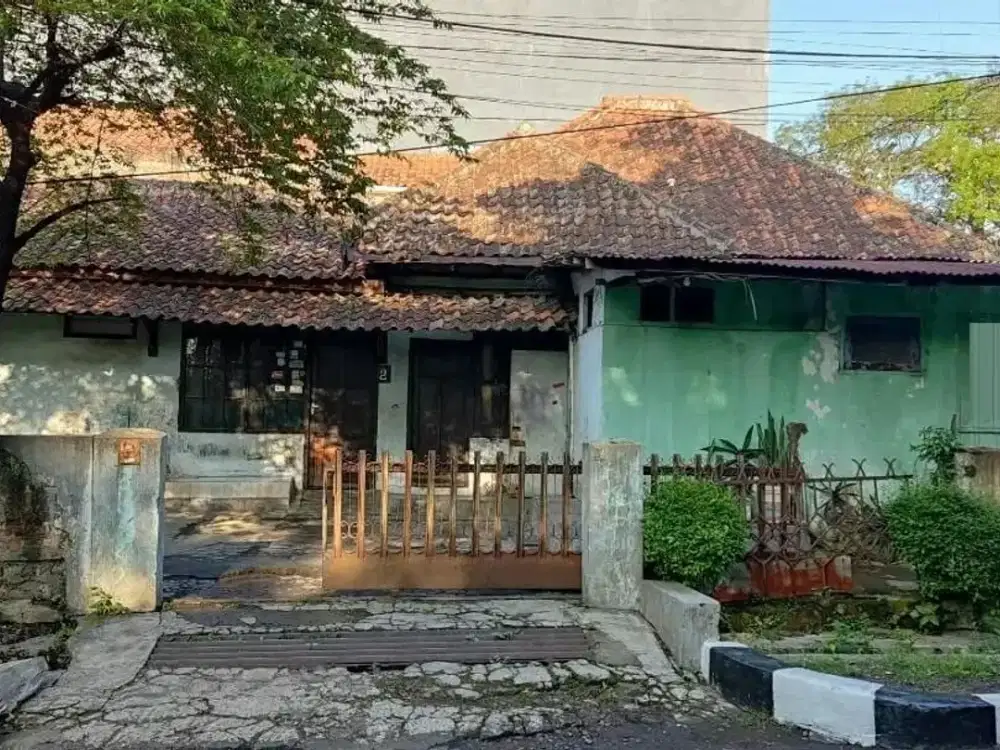 Rumah  hitung tanah posisi hoek area strategis bandung kota