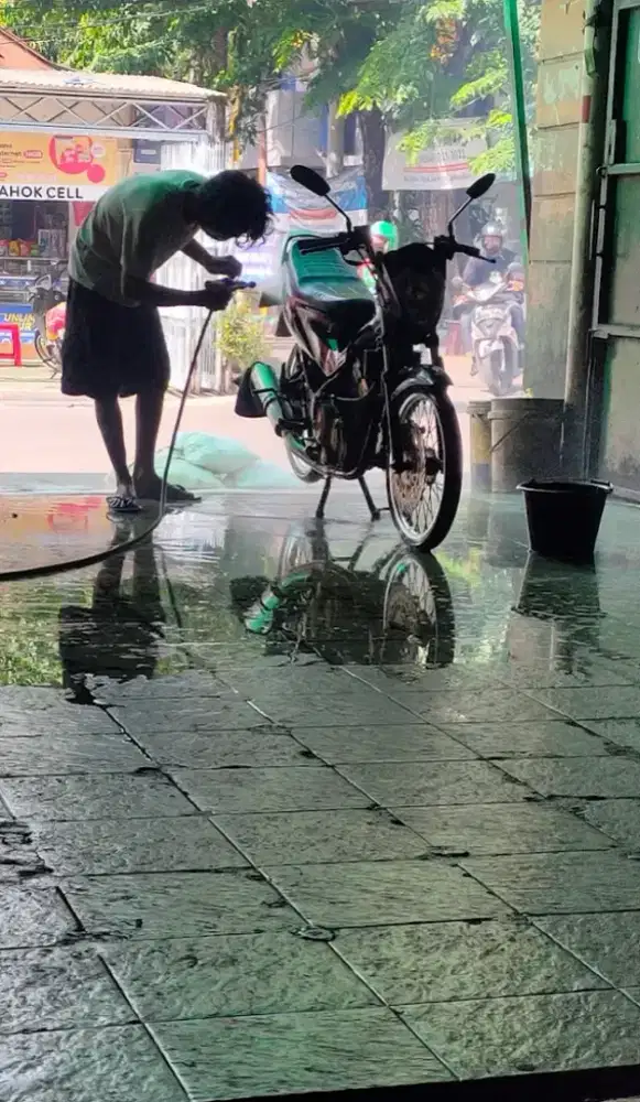 Dibutuhkan segera 2 orang karyawan baca deskripsi