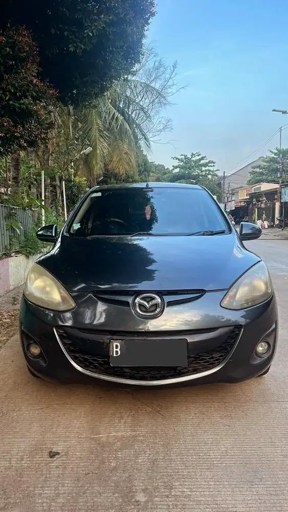 MAZDA 2 R 2011 MATIC GREY FULL ORIGINAL SIAP MUDIK LEBARAN GADA PR