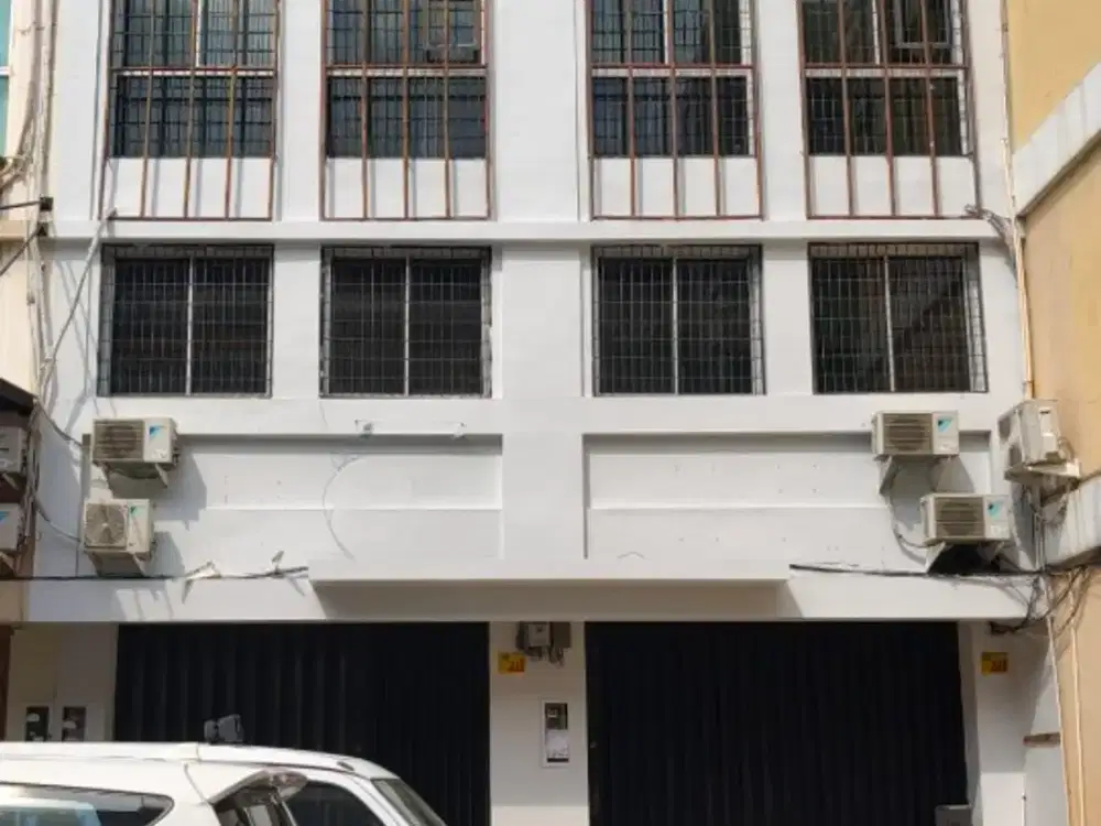 Dijual Ruko Gandeng 2 Unit 4 LT di Komplek Ruko Cempaka Mas, Jakarta Pusat