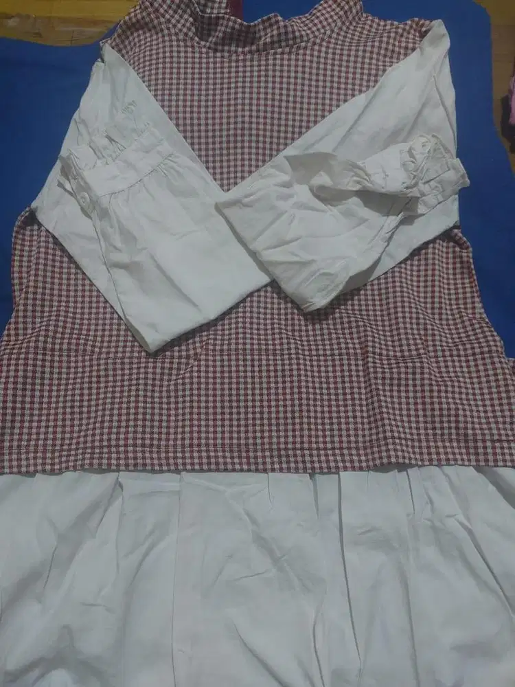 Kemeja kotak-kotak merah