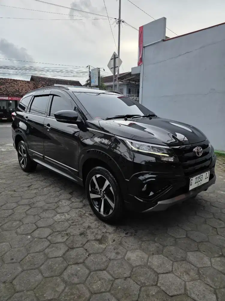 Toyota rush GR matic 2025 km 3rb super istimewa