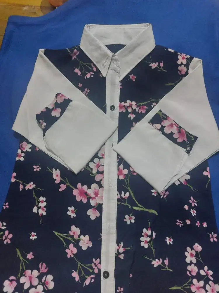 Kemeja bunga gratis
