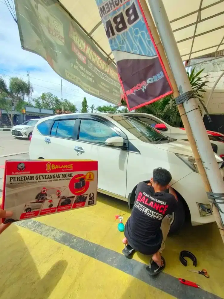 Mobil GRUDUK di Jalan Rusak , REDAM dg Pasang BALANCE DAMPER di SOLO