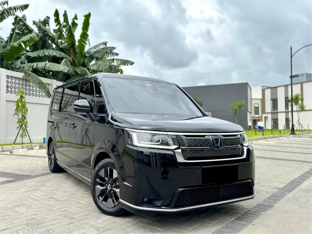 (KM 1 RIBU PERAK) Honda Step Wagon Hybrid Hitam 2025 LIKE NEW! Bc