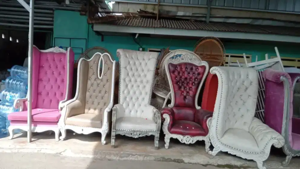 Barang barang dekor pernikahan