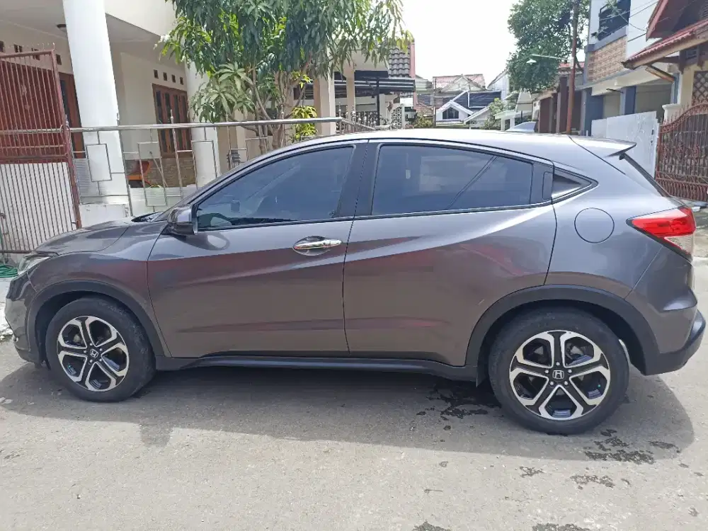 HONDA HR-V SPECIAL EDITION 1,5 CVT TAHUN 2018 ABU ABU