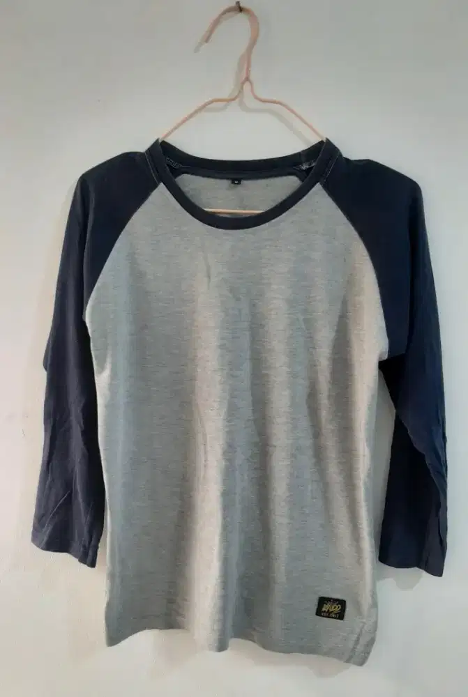Kaos Raglan Unisex