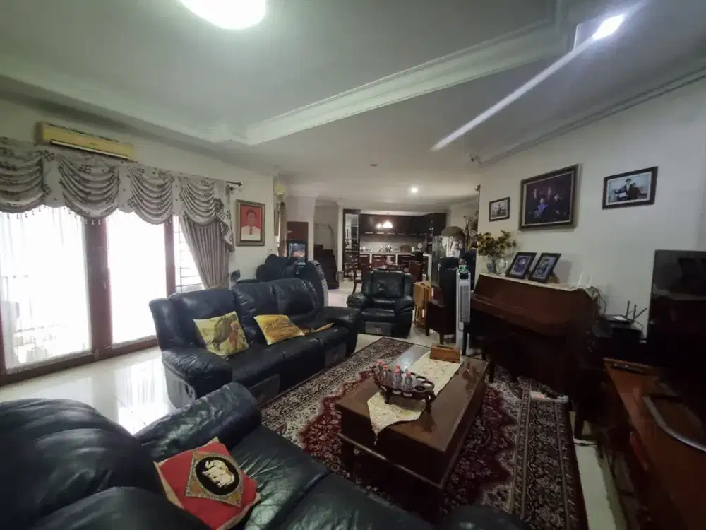 Dijual Cepat Rumah Hoek Siap Huni Lingkungan Asri dalam Cluster Bintaro Sektor 9, Tangerang Selatan