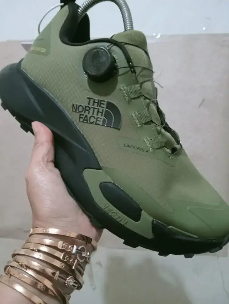 Sepatu the north face/TNF