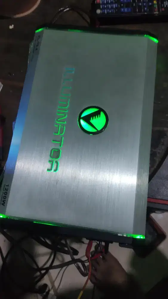 Power audio dan subwoofer mobil