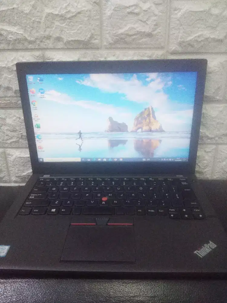 jual Lenovo Thinkpad X260 i5Gen6 8gb/128gb