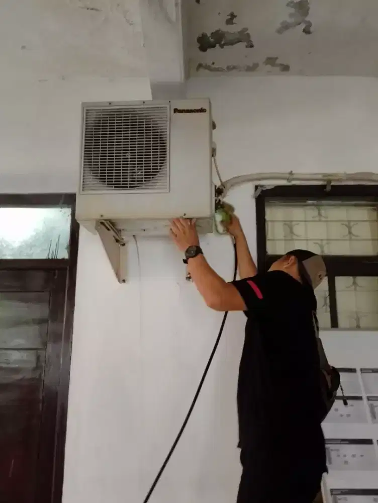 Jasa servis ac bongkar pasang ac dan service kulkas mesin cuci dll