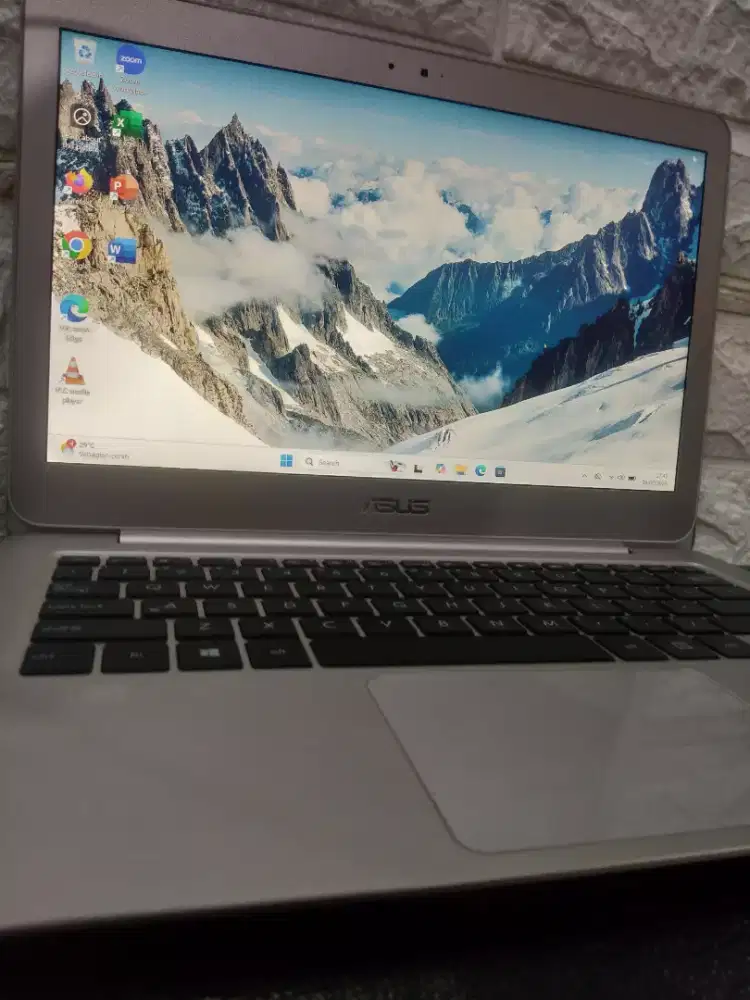 Bu jual Asus UX305 i7Gen6 8gb/512gb
