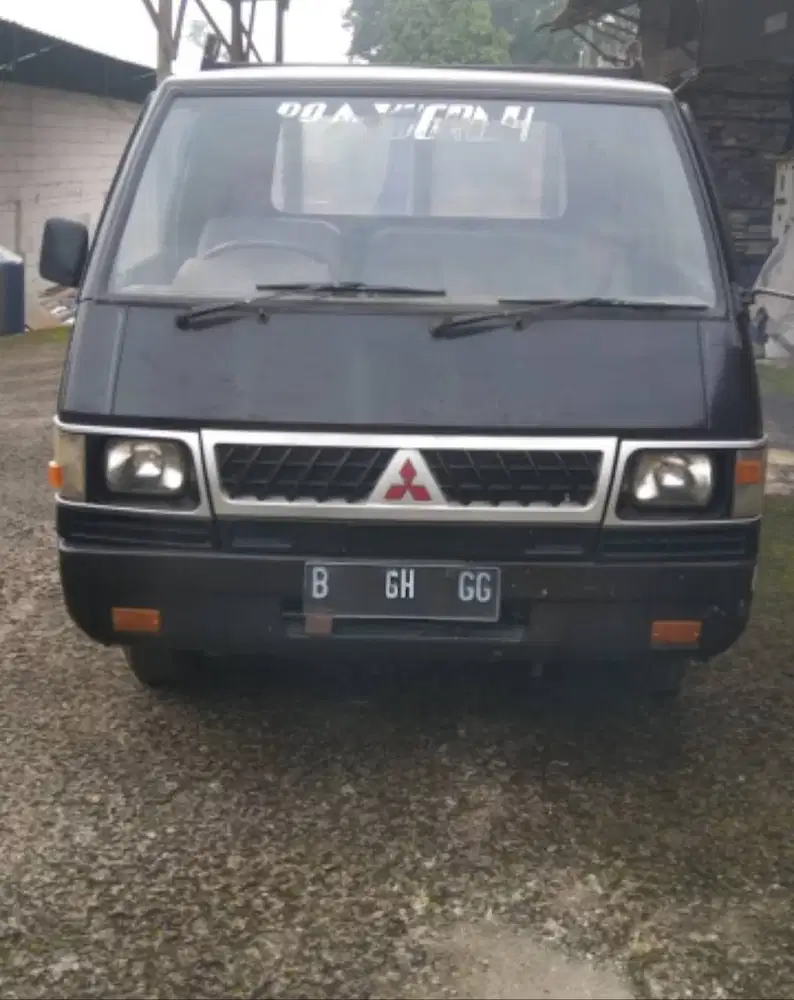 Mitsubishi colt L300 tahun 2001