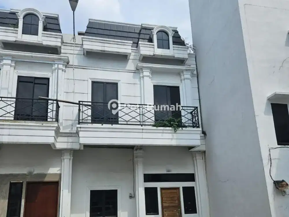 DIJUAL RUMAH JALAN DANAU SINGKARAK GANG AMAL KOMPLEK SINGKARAK PALACE-MEDAN BARAT (lisa kesuma)