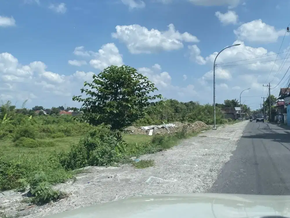 Tanah Jogja Selatan, Dekat Monumen AAU Banguntapan